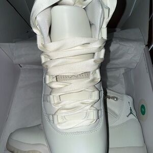 Jordan High-Top Sneakers in Pearl